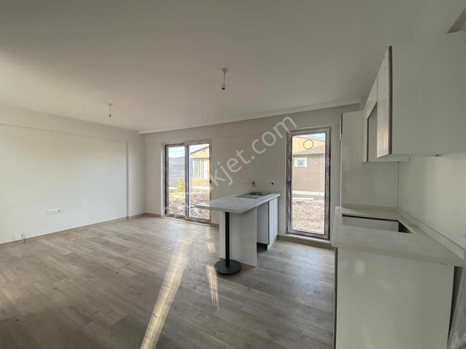 Çamlıdere' De Orman Manzaralı Site İçinde Satılık 2+1 Villa - Görsel 9