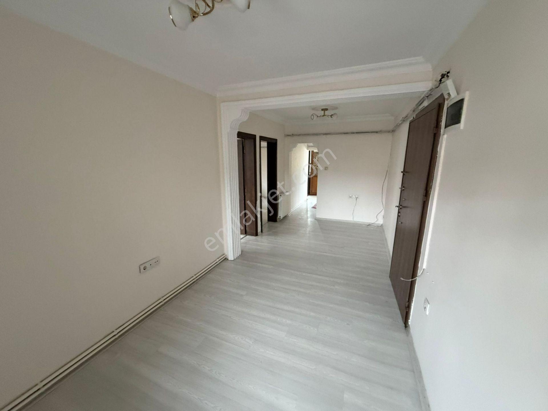Küçükler Gayrimenkulden Karşıyaka Da Kiralık Daire - Görsel 7