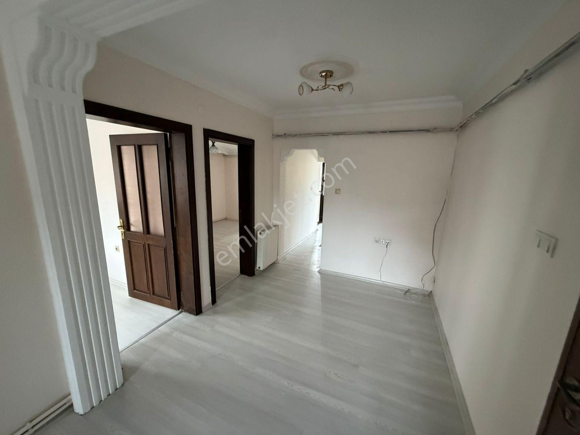 Küçükler Gayrimenkulden Karşıyaka Da Kiralık Daire - Görsel 8