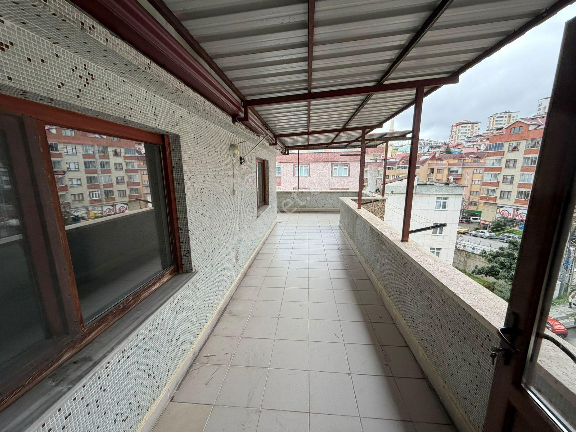 Küçükler Gayrimenkulden Karşıyaka Da Kiralık Daire - Görsel 16