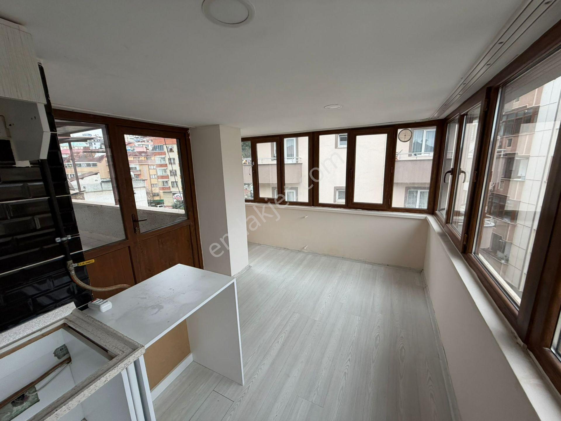 Küçükler Gayrimenkulden Karşıyaka Da Kiralık Daire - Görsel 10