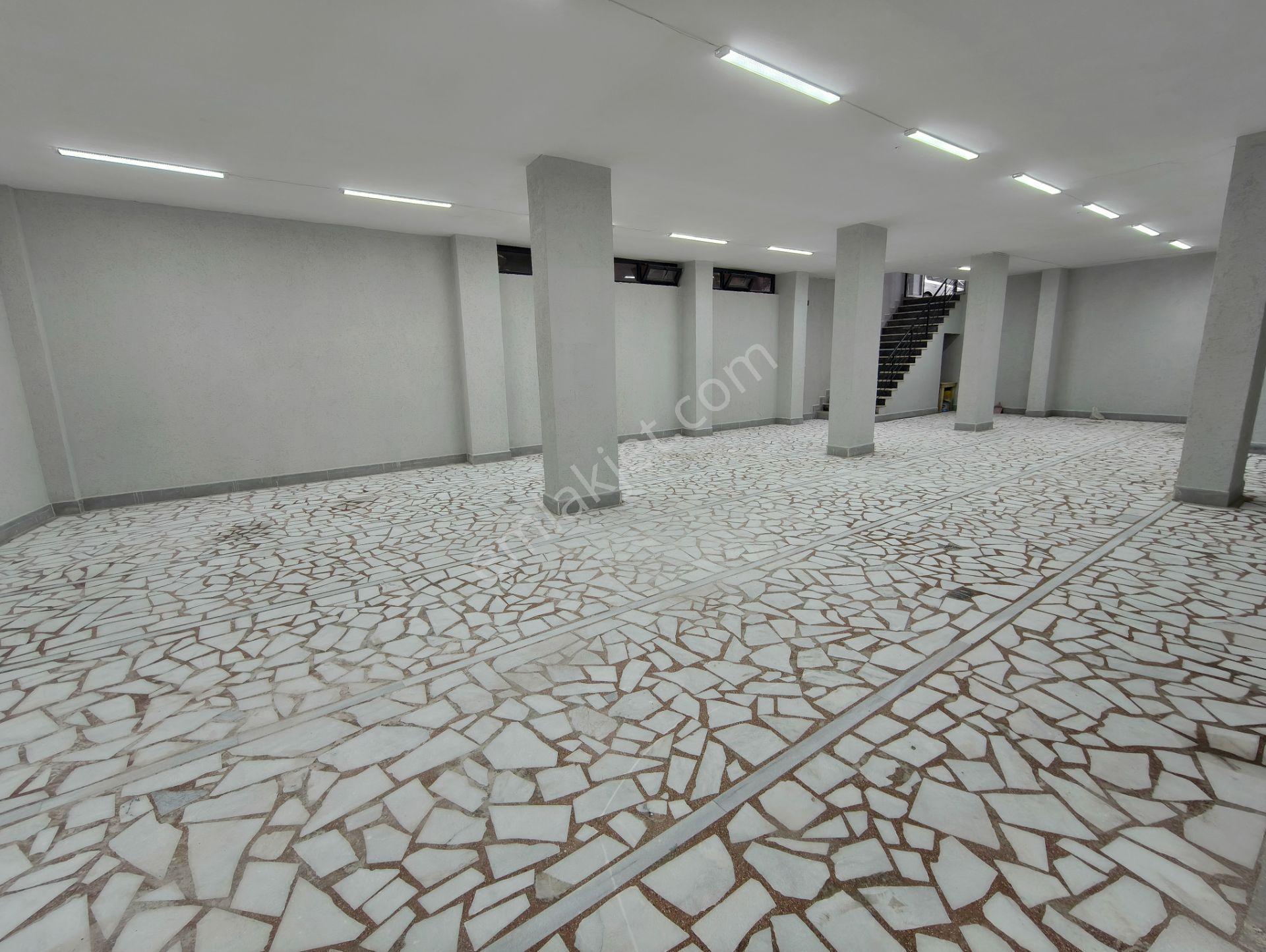 Kocatepe Mahallesinde Ulaşımı Kolay Satılık 340 M2 Yüksek Tavan İş Yeri - Görsel 3