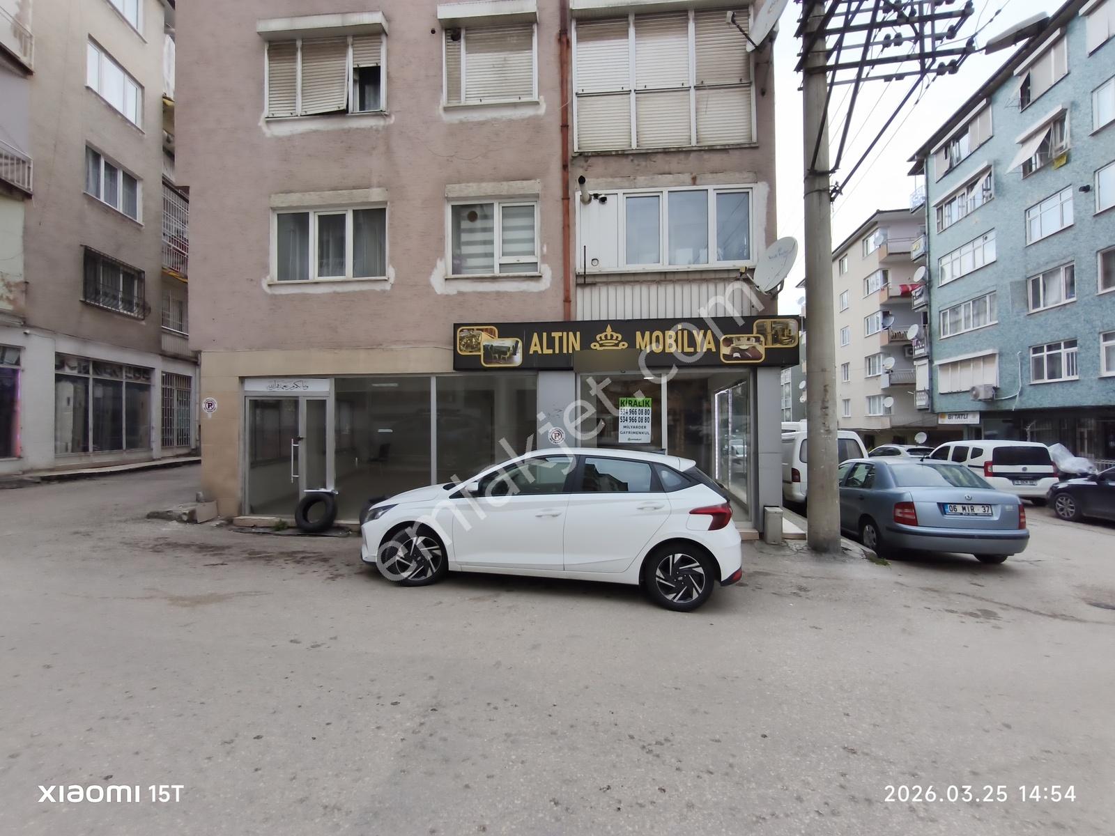 Geniş Vitrinli, 120 M², Prestijli Konumda Kiralık Mağaza/dükkan - Görsel 3