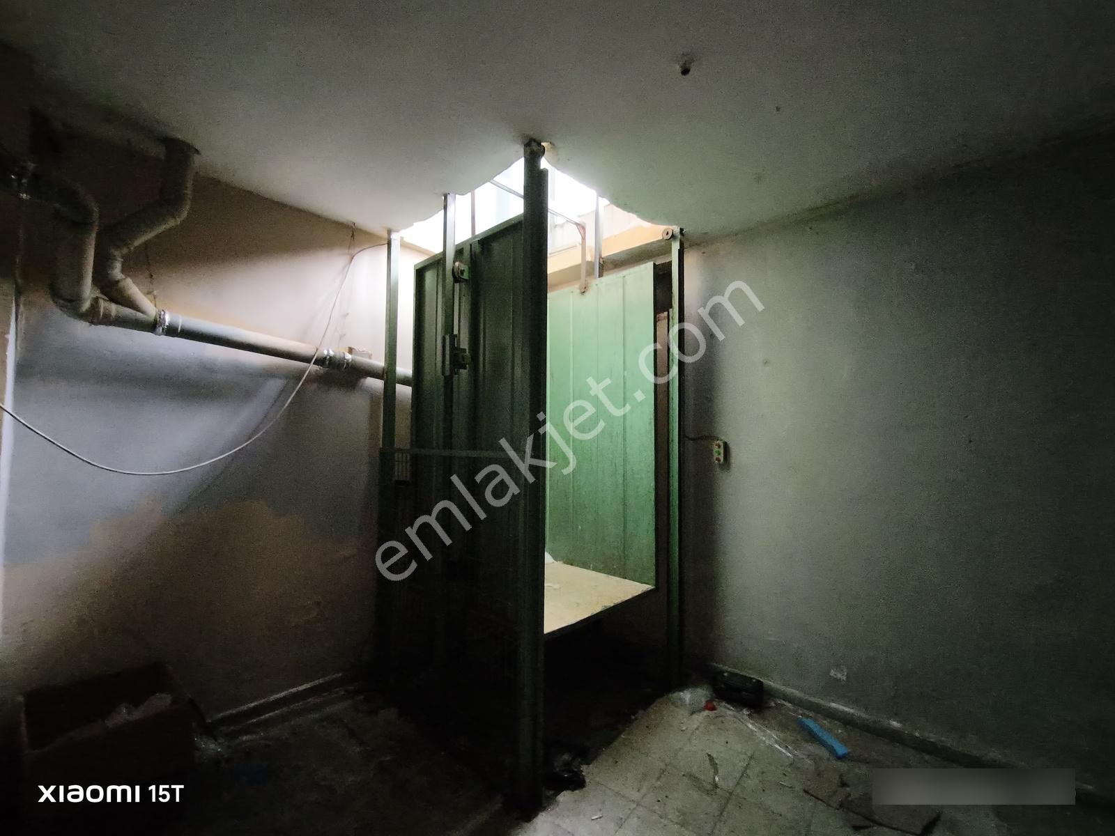 Geniş Vitrinli, 120 M², Prestijli Konumda Kiralık Mağaza/dükkan - Görsel 20