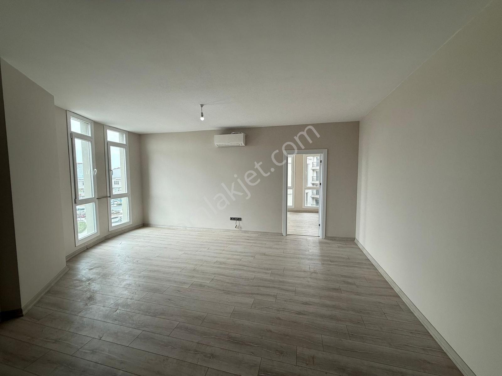 Meydan Ardıçlı'da En Büyük Tip Oturuma Hazır 1+1 Kiralık Daire ! - Görsel 2