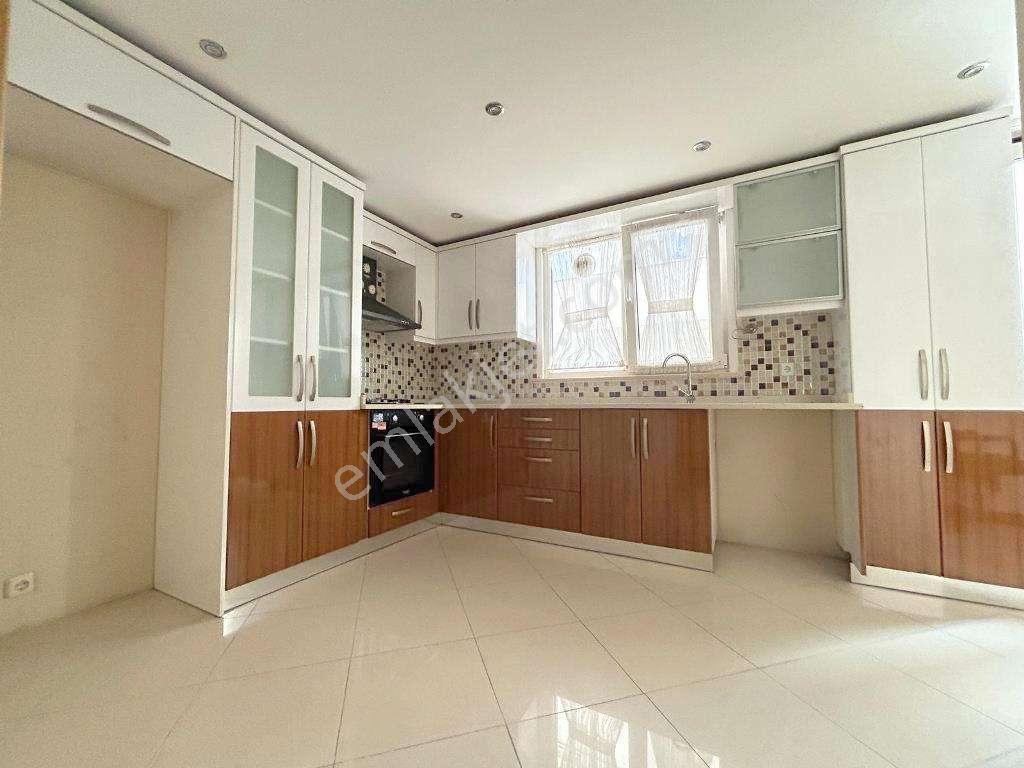 Kaçmaz'dan Altıntepe'de 220m ² 11 Yıllık Ön Cephe 4+2 Dubleks