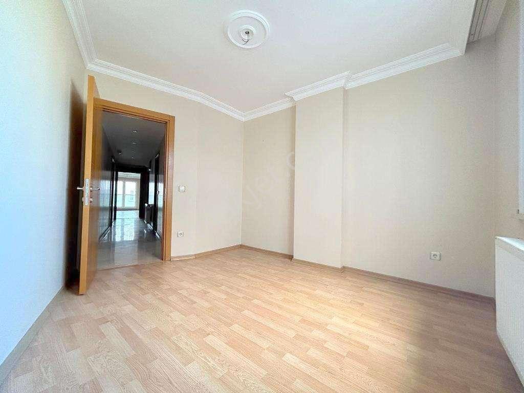 Kaçmaz'dan Altıntepe'de 220m ² 11 Yıllık Ön Cephe 4+2 Dubleks - Görsel 14