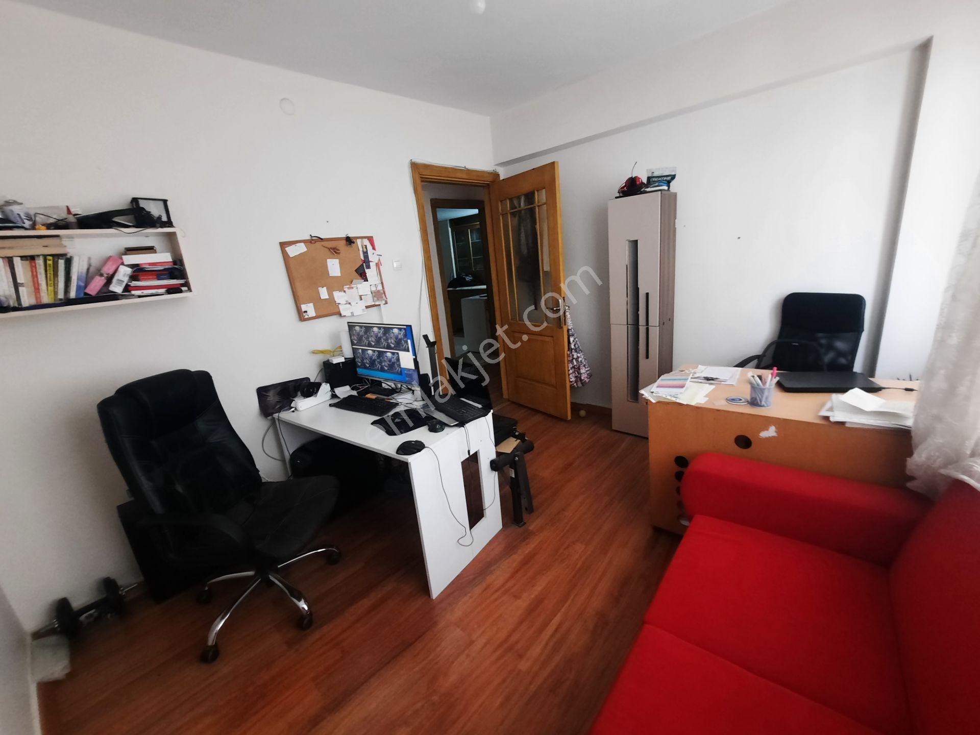 Fevzi Çakmak'ta, Köşe Konumlu, 3 Balkonlu, Her Katta Tek Daire! - Görsel 24