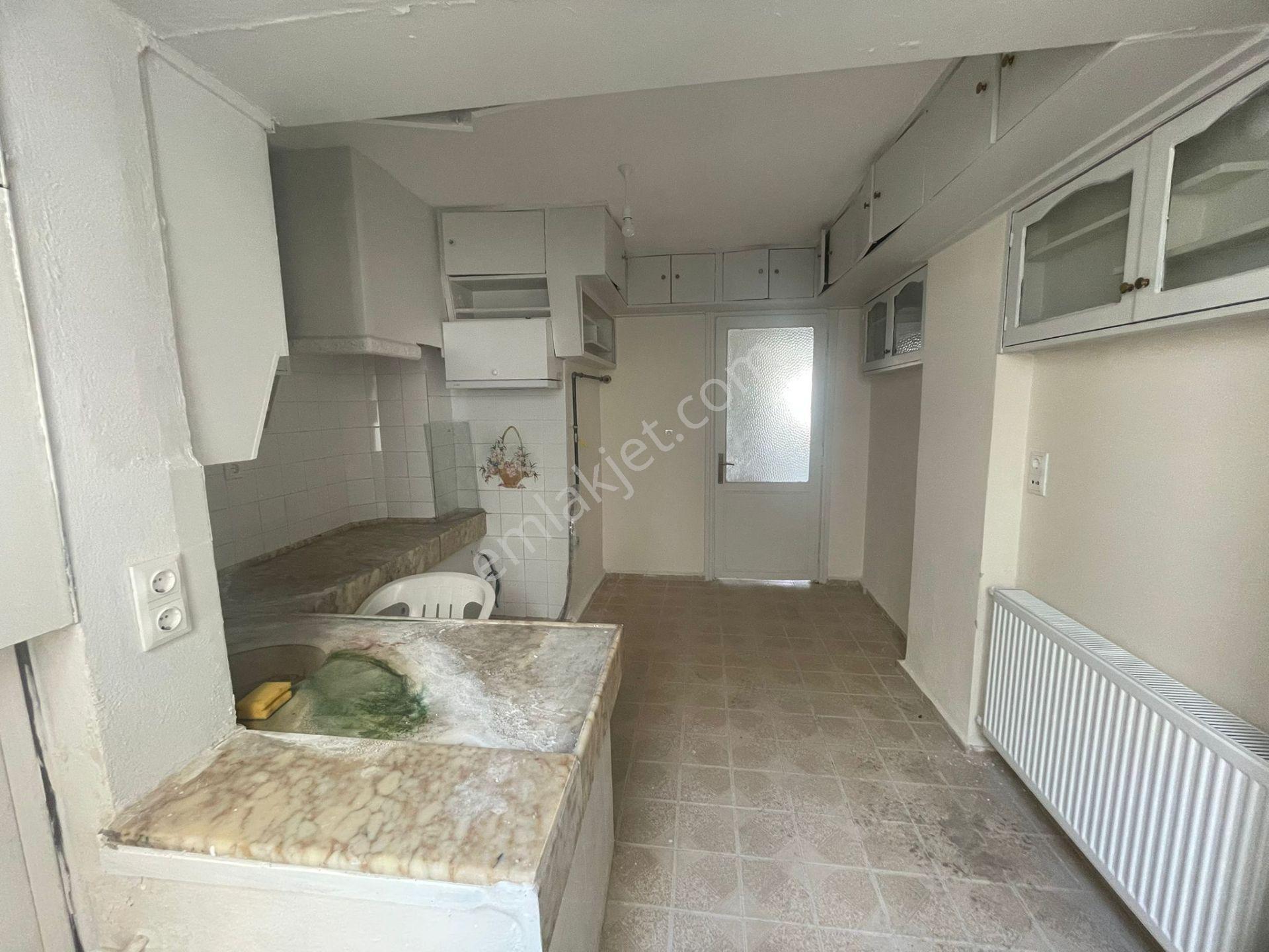 Nazilli Sağlık Cad.çarşı-merkezde Doğal Gazlı 3+1 Kiralık Daire - Görsel 21
