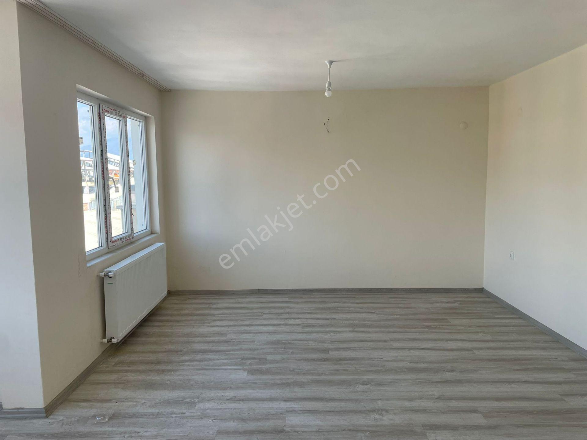 Nazilli Sağlık Cad.çarşı-merkezde Doğal Gazlı 3+1 Kiralık Daire - Görsel 6