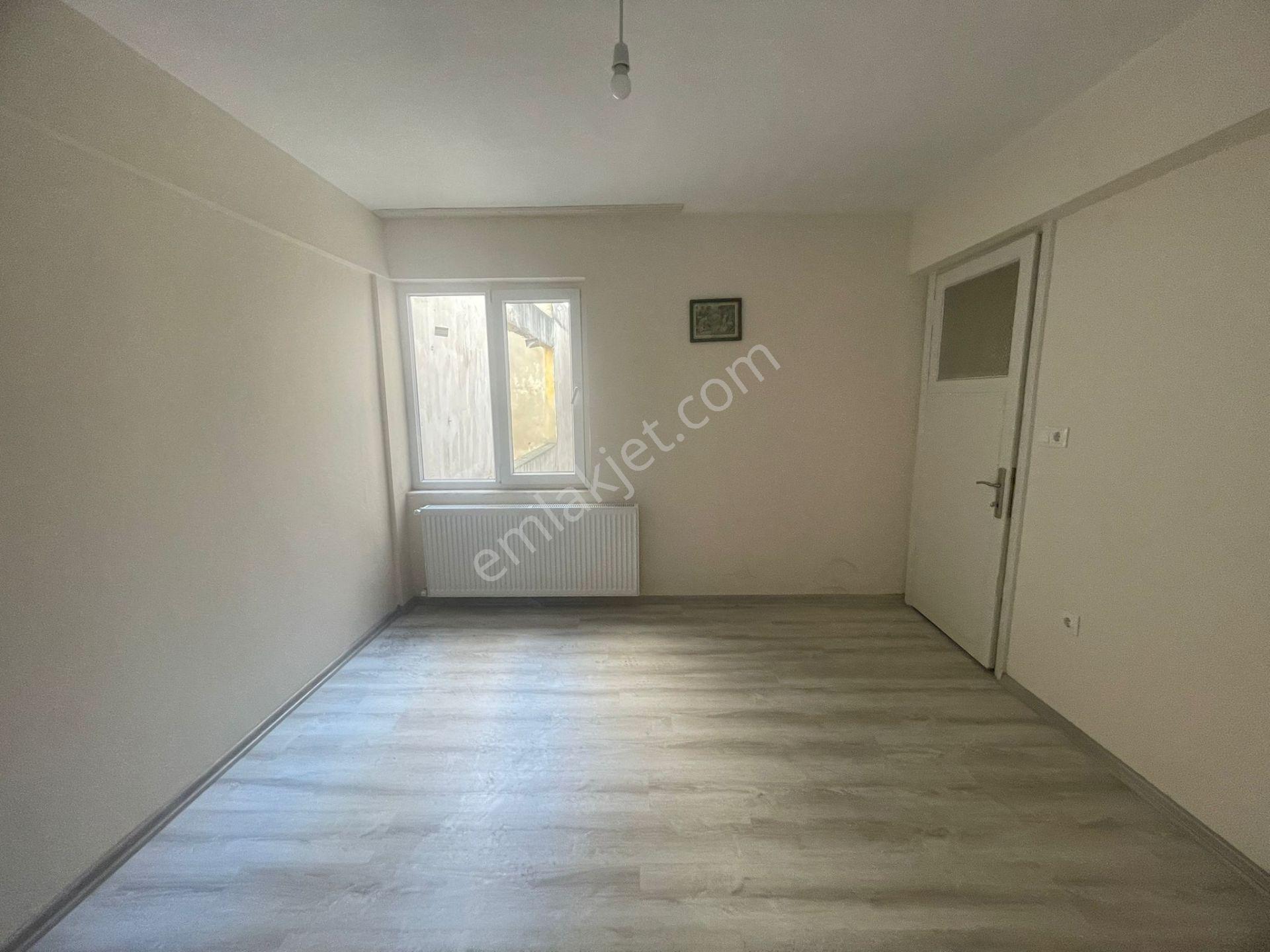 Nazilli Sağlık Cad.çarşı-merkezde Doğal Gazlı 3+1 Kiralık Daire - Görsel 14