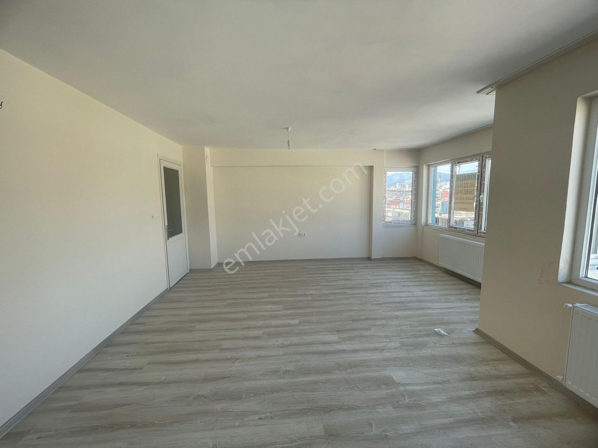 Nazilli Sağlık Cad.çarşı-merkezde Doğal Gazlı 3+1 Kiralık Daire - Görsel 4