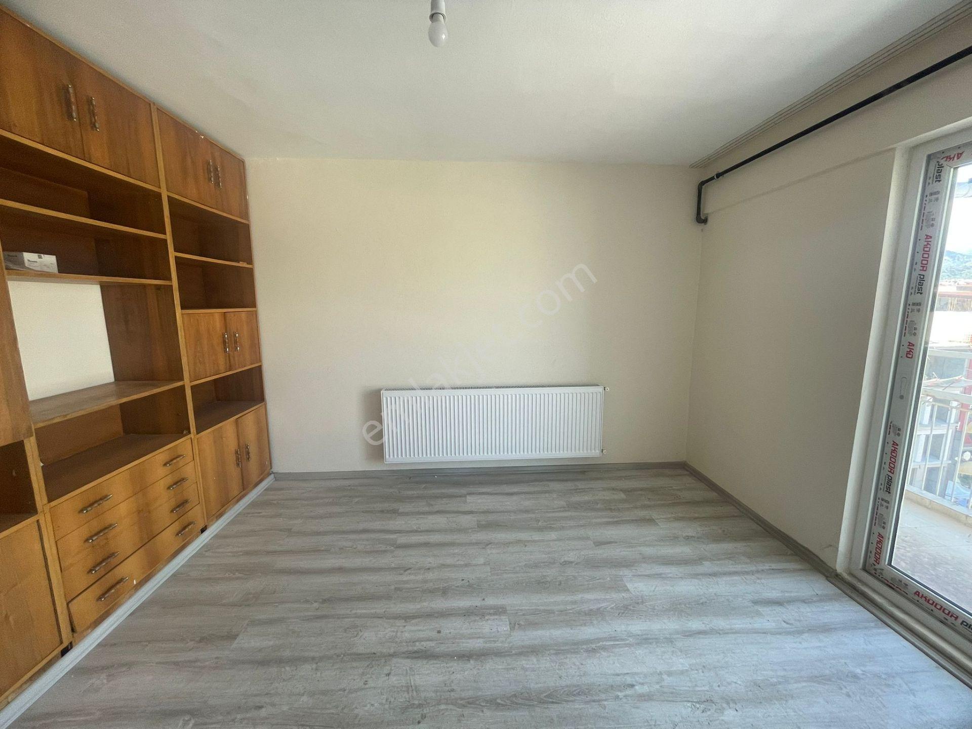 Nazilli Sağlık Cad.çarşı-merkezde Doğal Gazlı 3+1 Kiralık Daire - Görsel 10