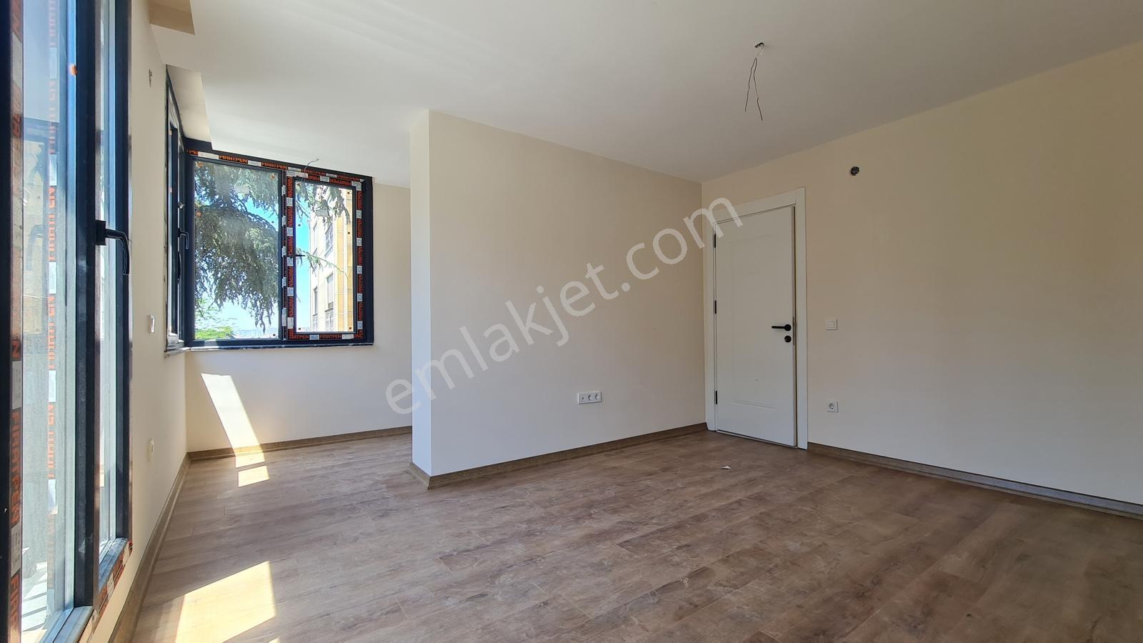 Yücetarla Cadde Üstü 1.kat Sıfır 2+1 Ofise/konuta Oturuma Hazır - Görsel 7