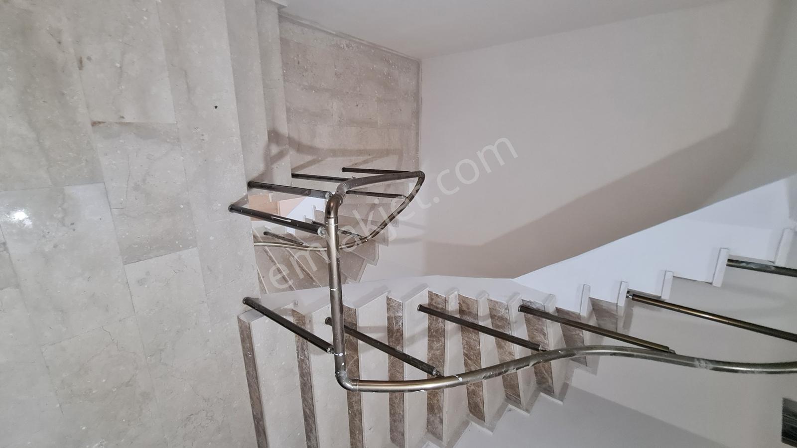 Yücetarla Cadde Üstü 1.kat Sıfır 2+1 Ofise/konuta Oturuma Hazır - Görsel 9