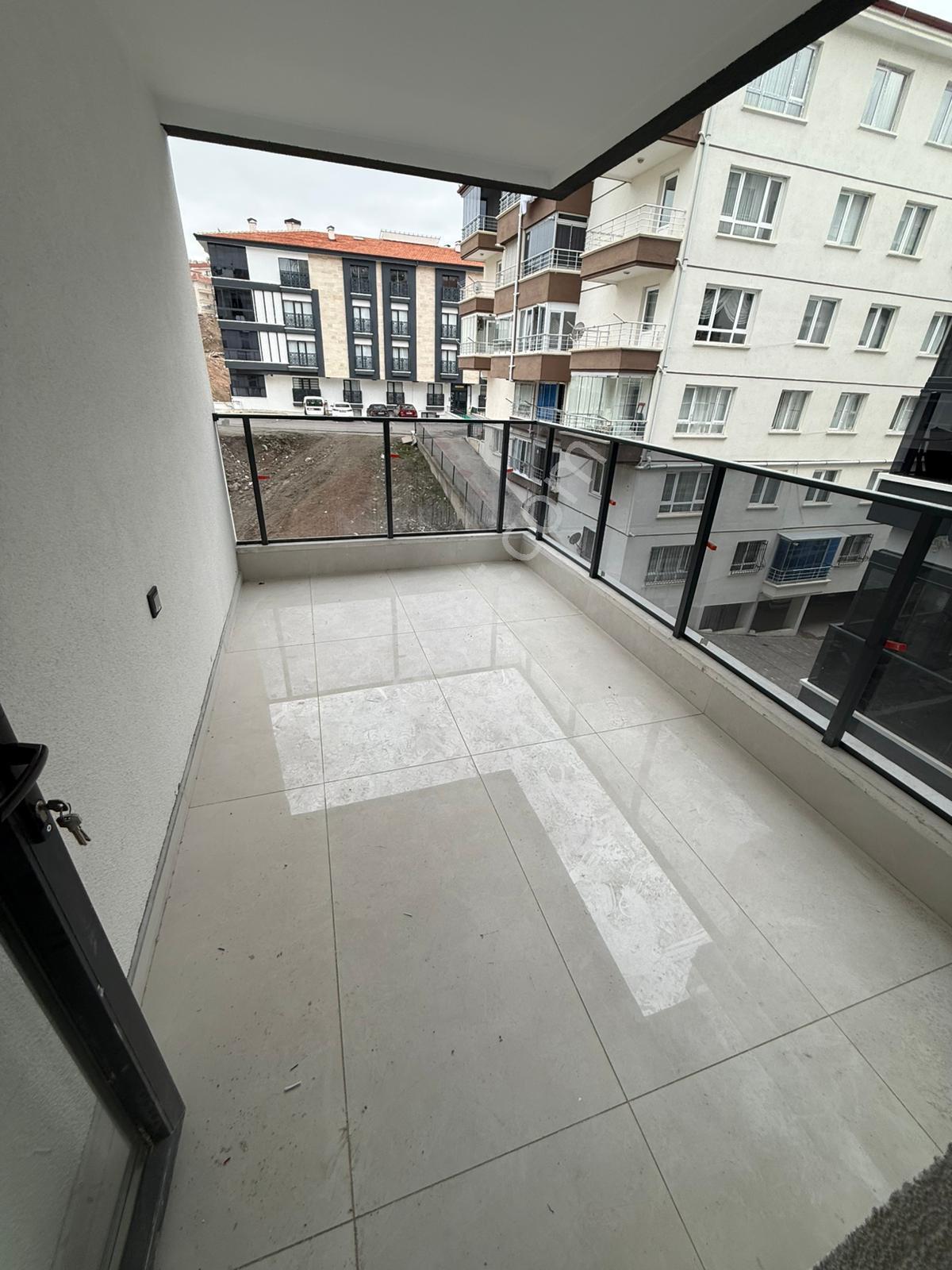 Vatan Emlak'tan Bağlum Karakayada'da Şık Lüks Yapılı Teras Balkonlu Sıfır Orta Kat Satılık Daire - Görsel 8