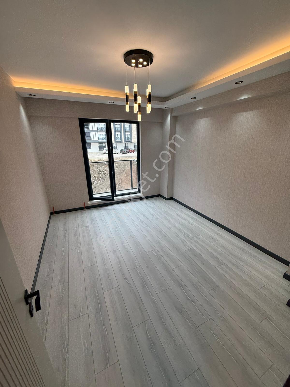 Vatan Emlak'tan Bağlum Karakayada'da Şık Lüks Yapılı Teras Balkonlu Sıfır Orta Kat Satılık Daire - Görsel 14