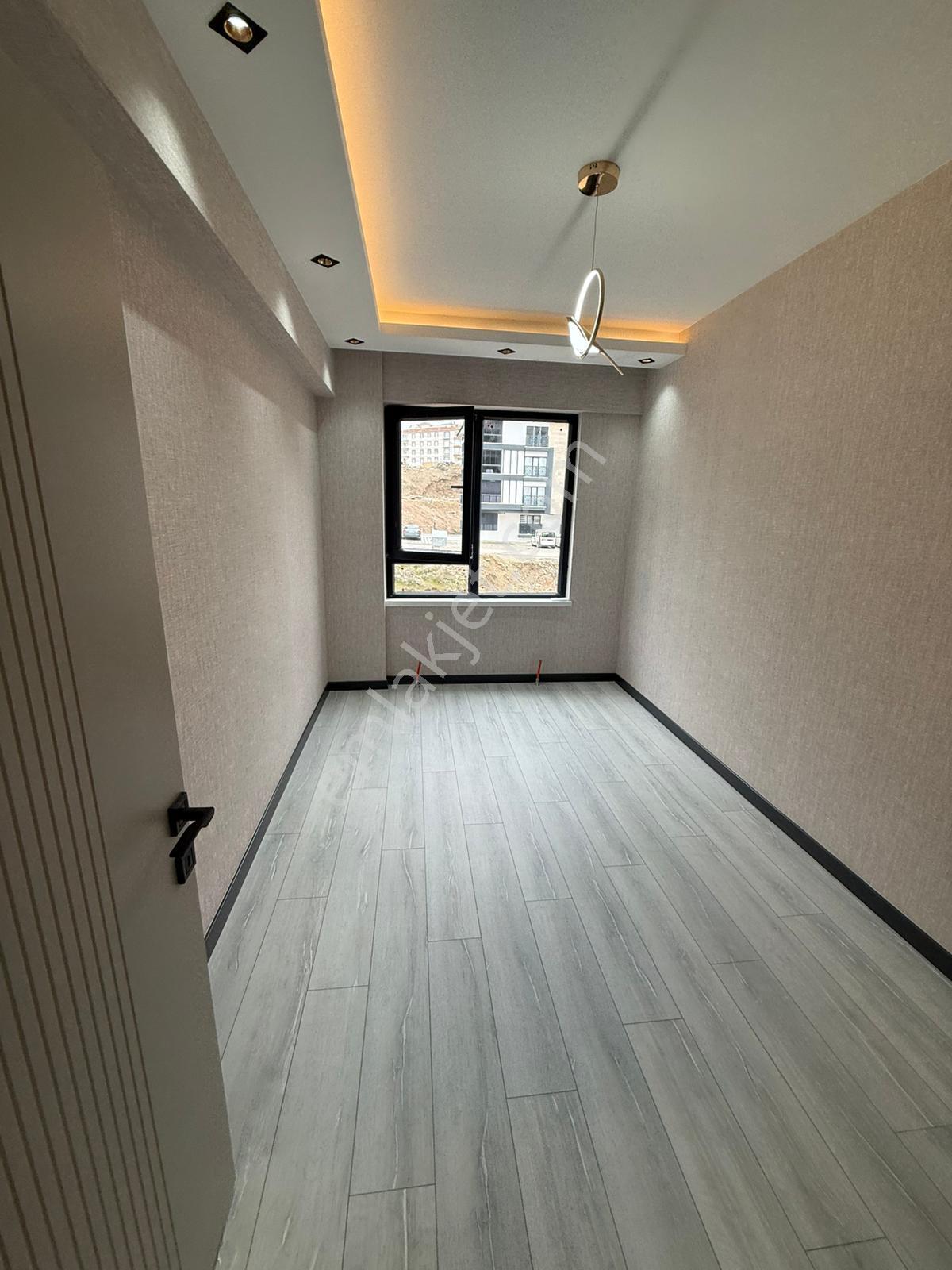 Vatan Emlak'tan Bağlum Karakayada'da Şık Lüks Yapılı Teras Balkonlu Sıfır Orta Kat Satılık Daire - Görsel 19