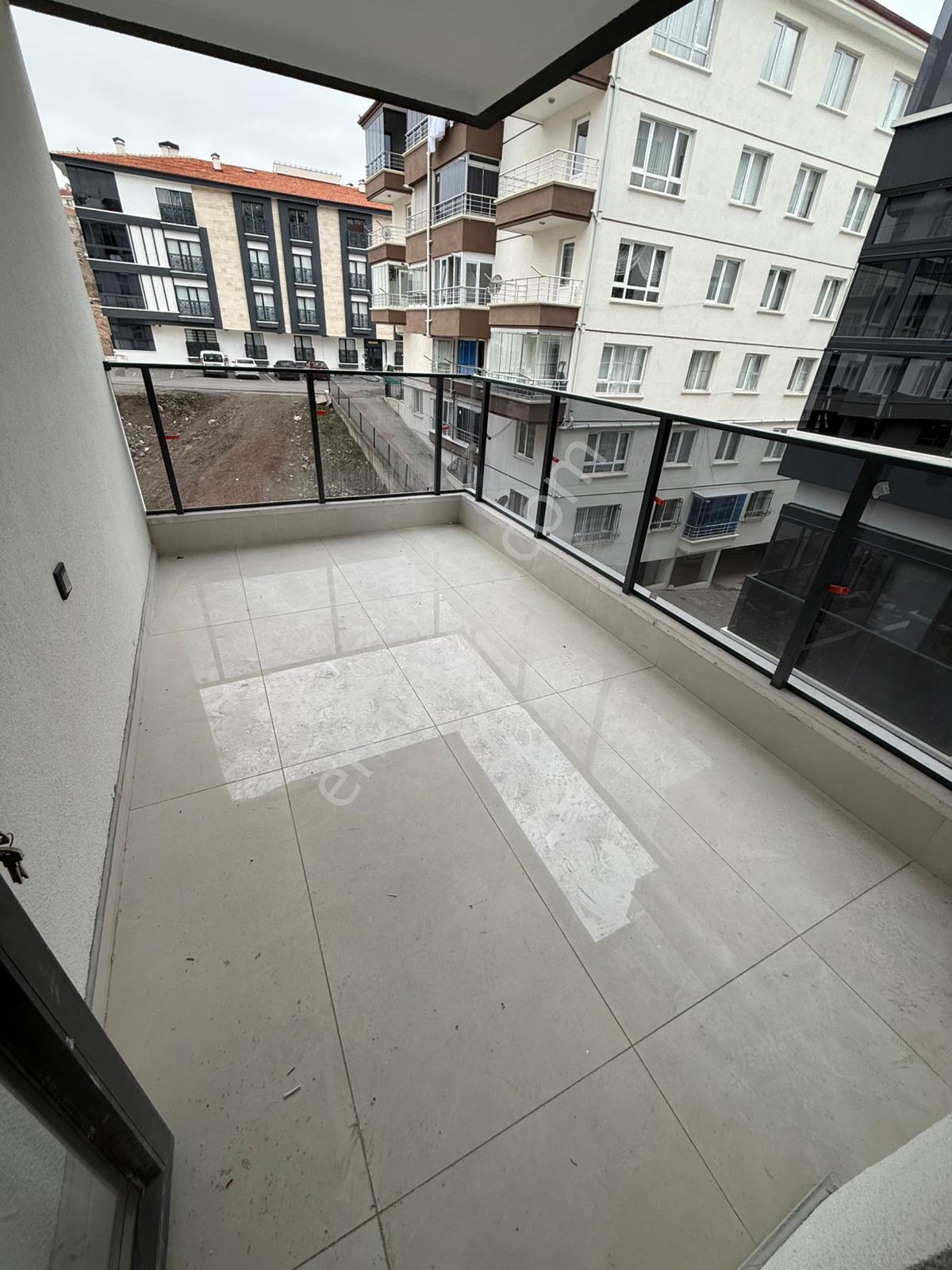 Vatan Emlak'tan Bağlum Karakayada'da Şık Lüks Yapılı Teras Balkonlu Sıfır Orta Kat Satılık Daire - Görsel 12