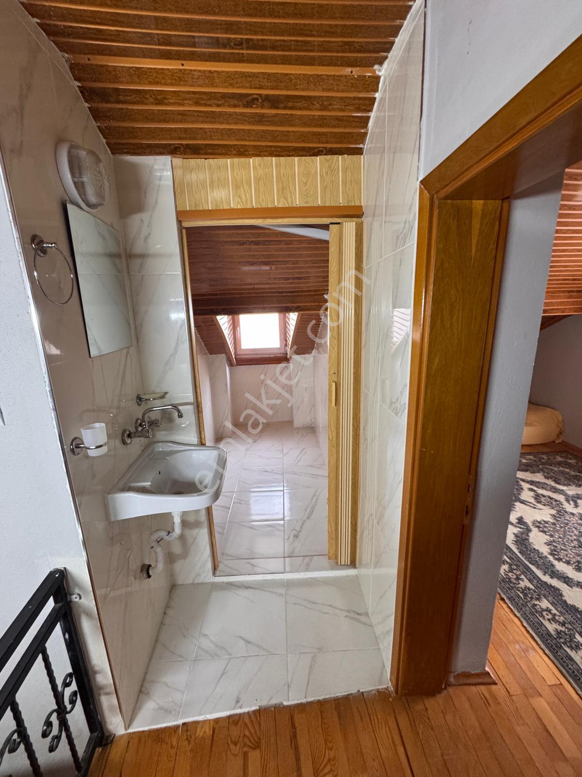 Geniş Bahçe, 2 Katlı Villa Ve Ek Yaşam Alanı Bir Arada! - Görsel 35
