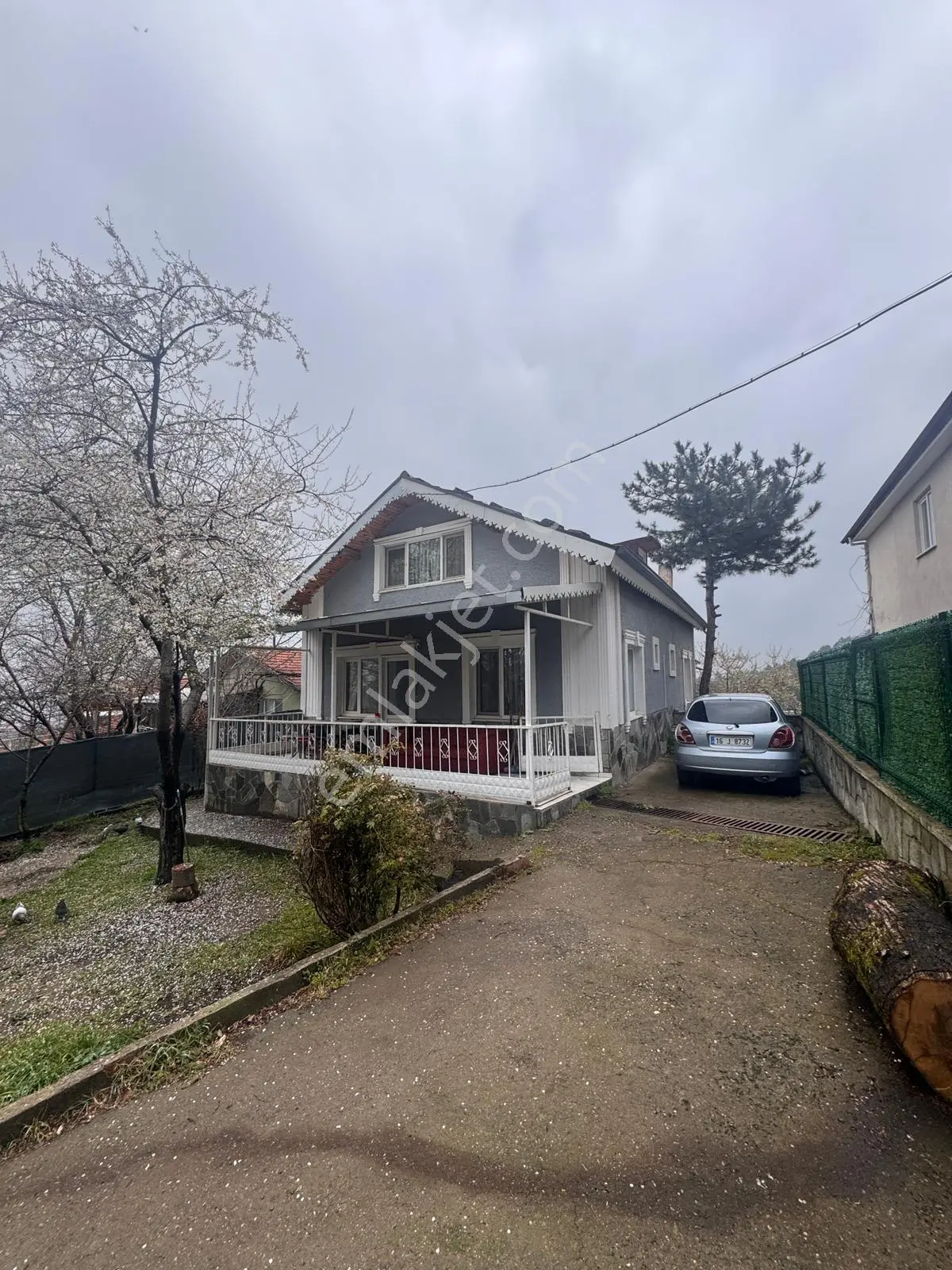 Geniş Bahçe, 2 Katlı Villa Ve Ek Yaşam Alanı Bir Arada!
