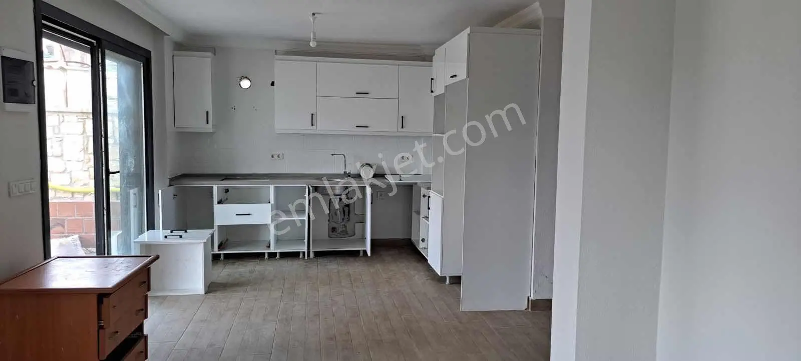 Mordoğan Emlaktan Merkezde 2+1 Kiralık Daire