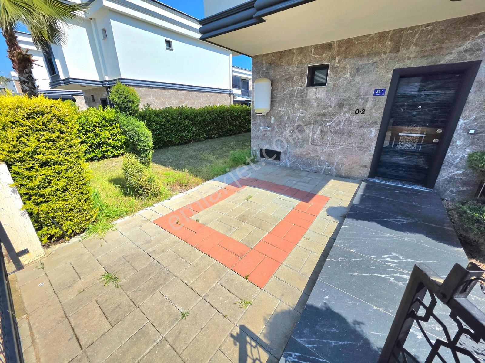 Kuşadası Davutlar Da Denize Yakın Site İçi Satılık 3+1 Villa - Görsel 11