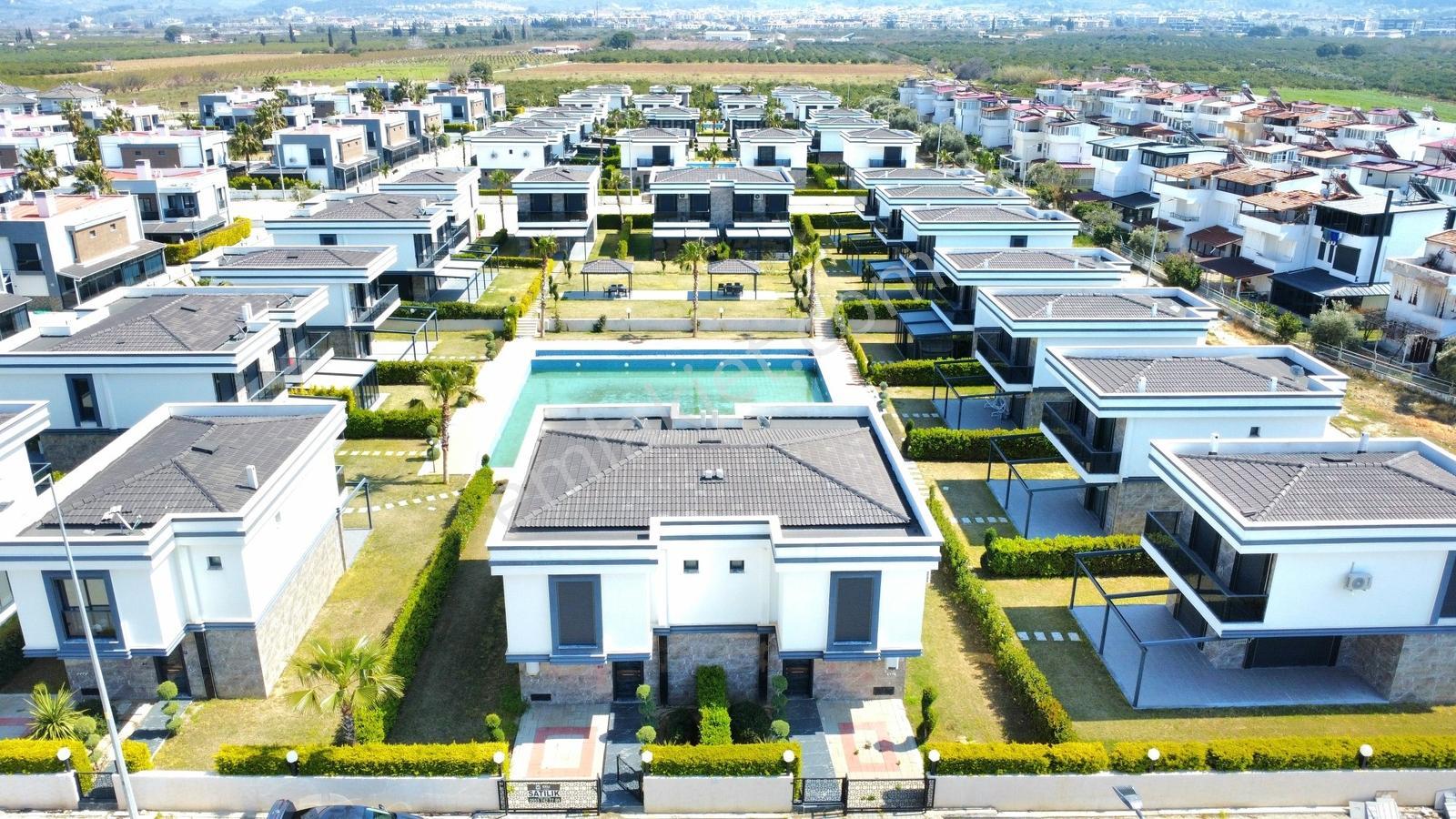 Kuşadası Davutlar Da Denize Yakın Site İçi Satılık 3+1 Villa - Görsel 20