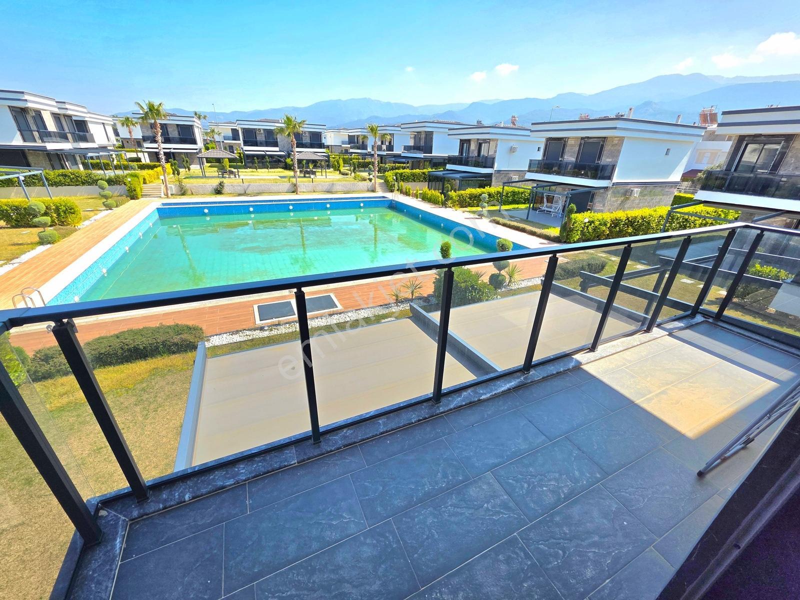 Kuşadası Davutlar Da Denize Yakın Site İçi Satılık 3+1 Villa - Görsel 2