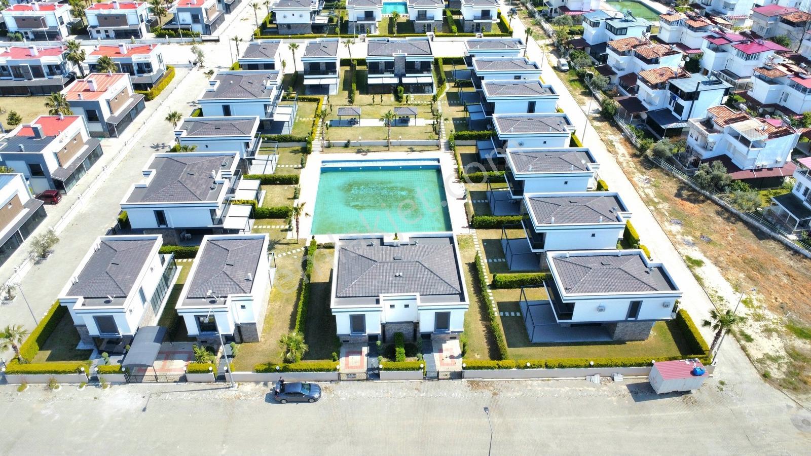 Kuşadası Davutlar Da Denize Yakın Site İçi Satılık 3+1 Villa - Görsel 21