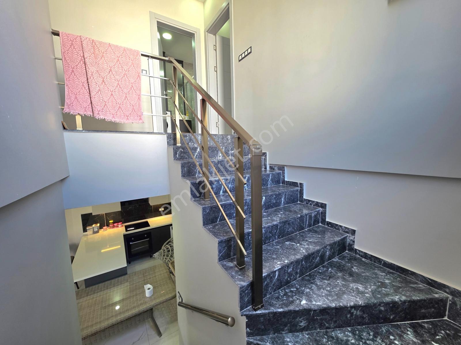 Kuşadası Davutlar Da Denize Yakın Site İçi Satılık 3+1 Villa - Görsel 16