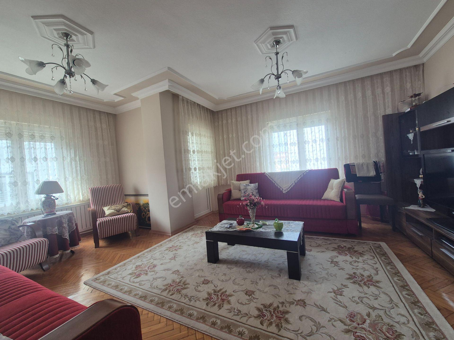 Bandırma Sunullah Mah.de Satılık Müstakil Bahçeli 3 Katlı Villa - Görsel 19