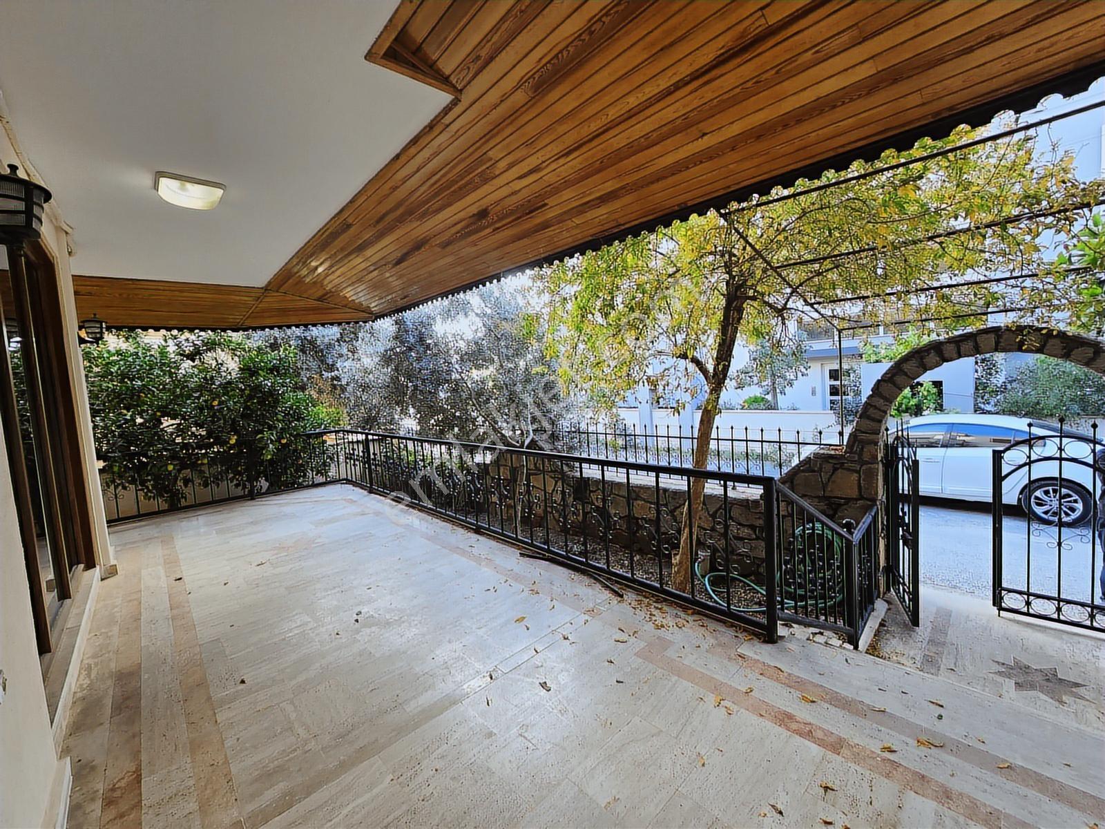 Alanya Avsallar Denize 700 Metre 5+1 Satılık Tribleks Villa - Görsel 22