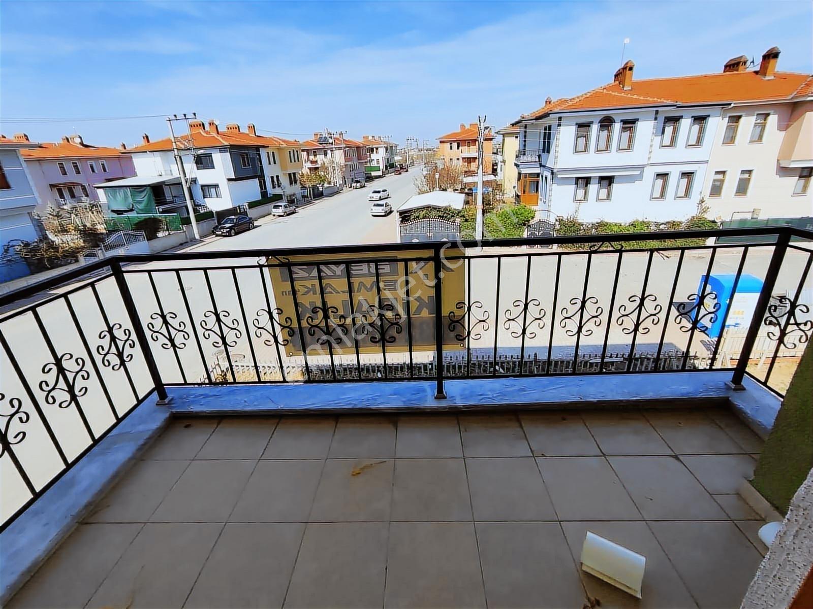 Karaaslan Villarında 2 Buçuk Katlı 2 Kiracılı Satılık Bina - Görsel 24