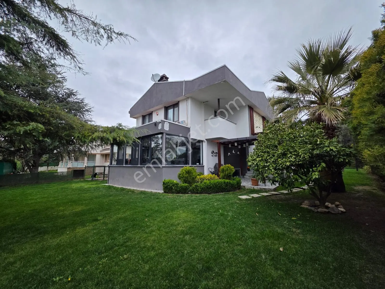 Batuhan Demiryakanoğlı Bademli Harika Konumda Satılık 4+1 Villa