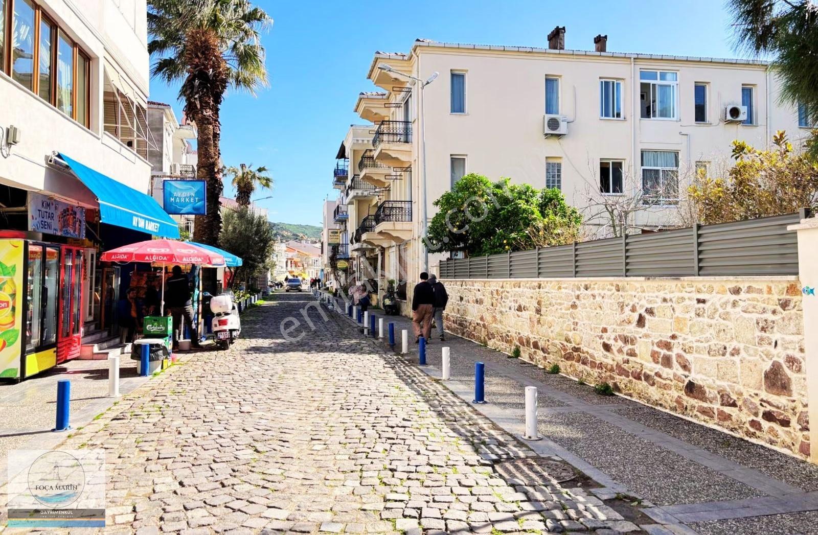 Foça Merkezde Denize Çok Yakın Konumda Giriş Kat Geniş 1+1 Daire - Görsel 16