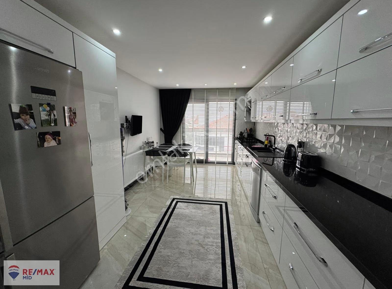 Remax Mid Paşaalanı Rezidanslar Bölgesinde Satılık 4+1 - Görsel 9
