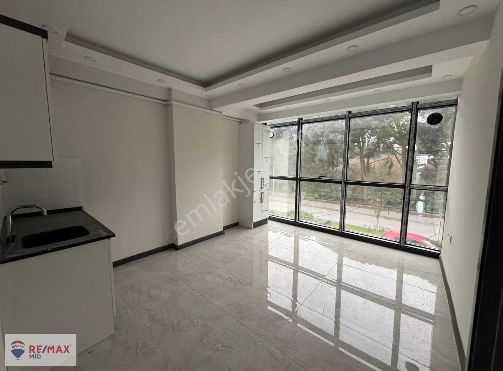 Remax Mid Yüksek Tabela Değerinde Kiralık 1+1 Ofis - Görsel 11
