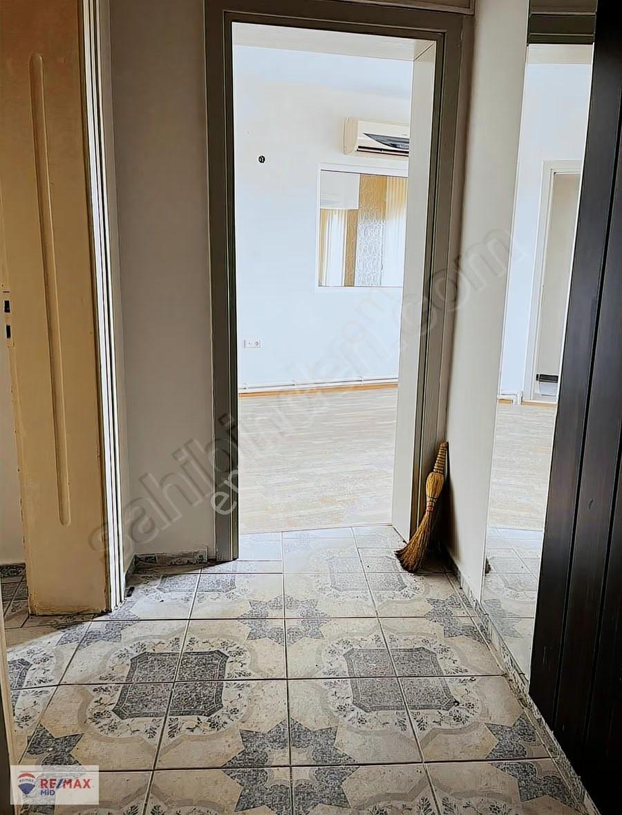 Remax Mid Çarşı Göbeği Geniş 4+1 Kiralık Ofis - Görsel 5