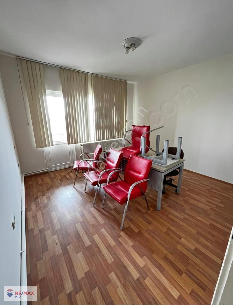 Remax Mid Çarşı Göbeği Geniş 4+1 Kiralık Ofis - Görsel 2