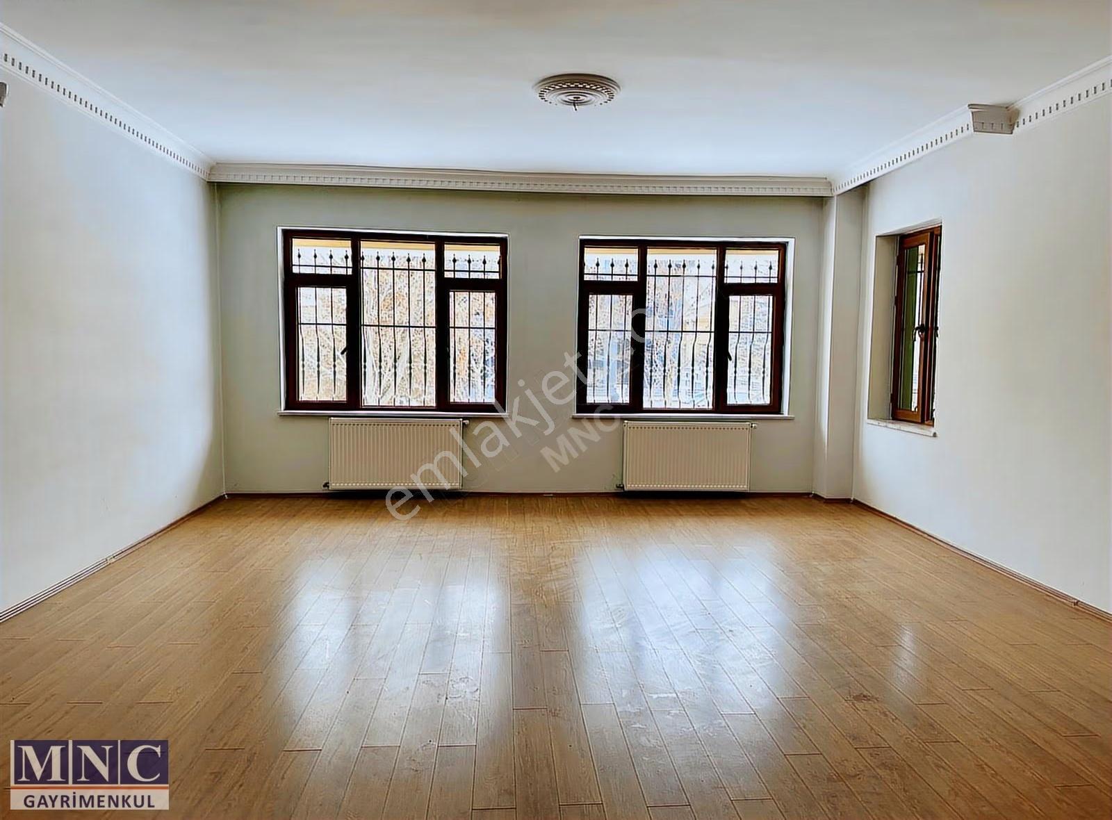Merkezi Konumda, 442m² Gerçek Net, 11+3 Triplex Villa - Görsel 9