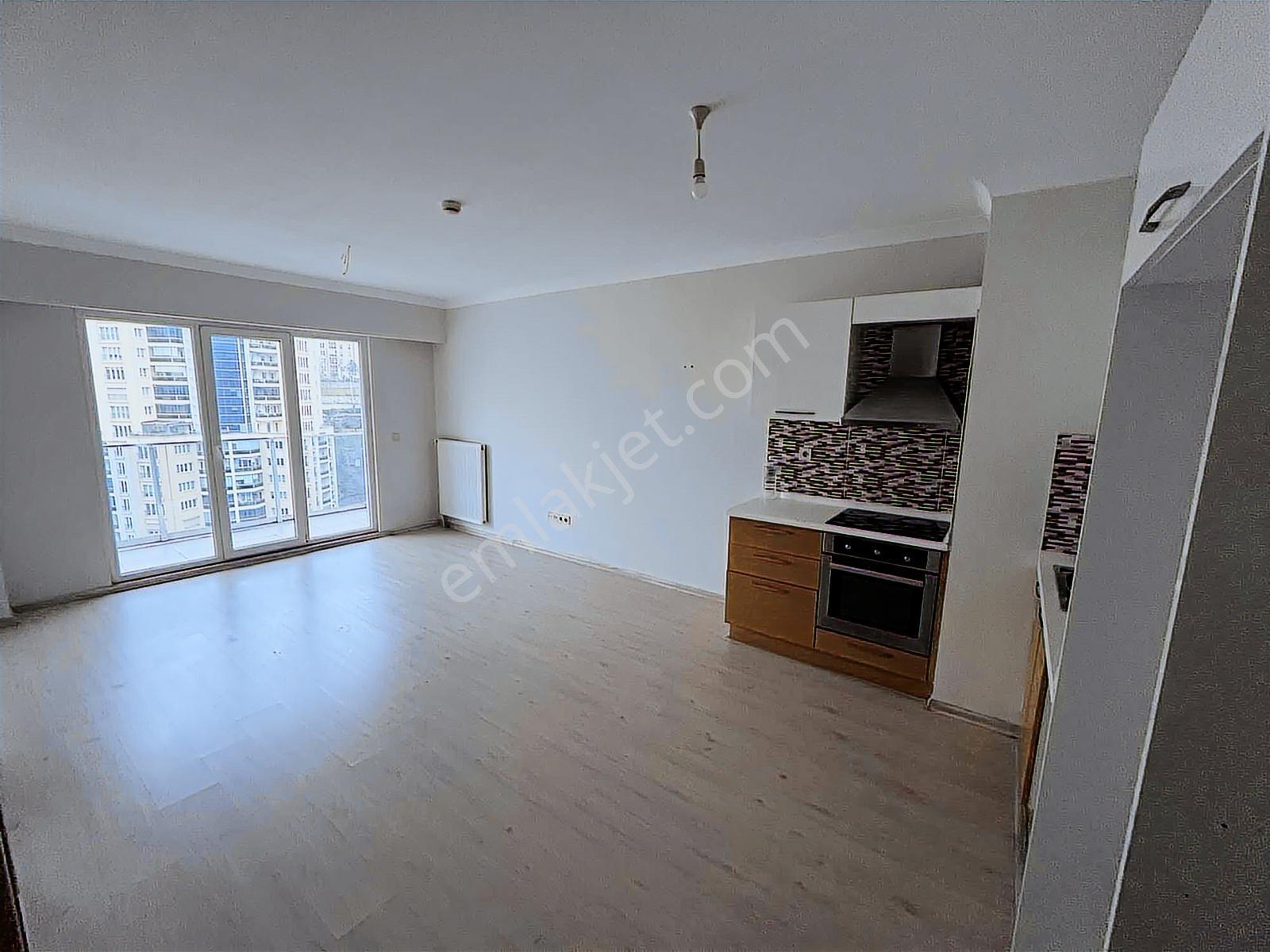 Maltepe Zümrütevlerde Marmaroom Sitesinde 1+1 15.kat Ferah - Görsel 8