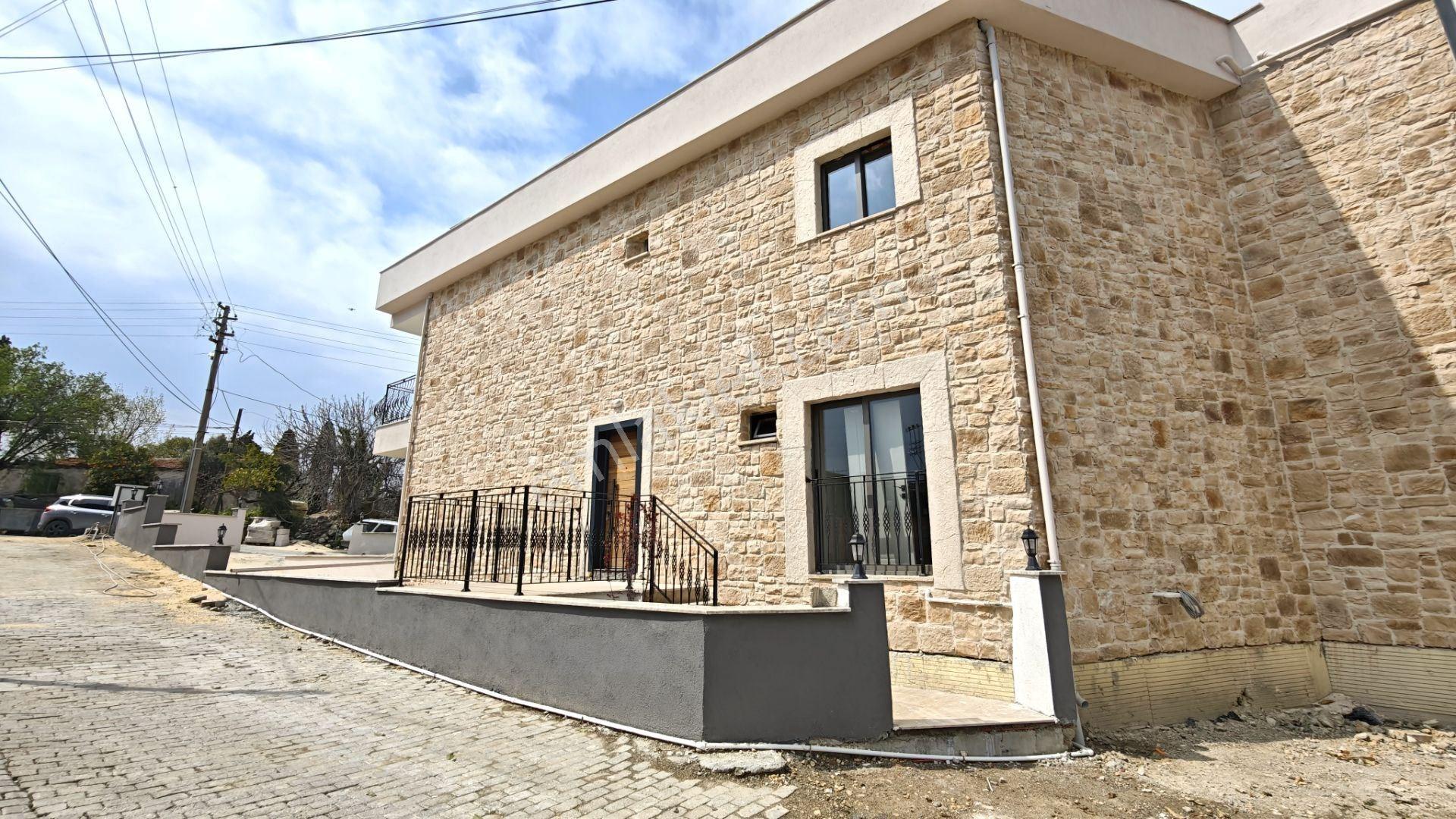 Kuşadası Soğucak 'ta Satılık Özel Mimari Taş Ev Villa - Görsel 27