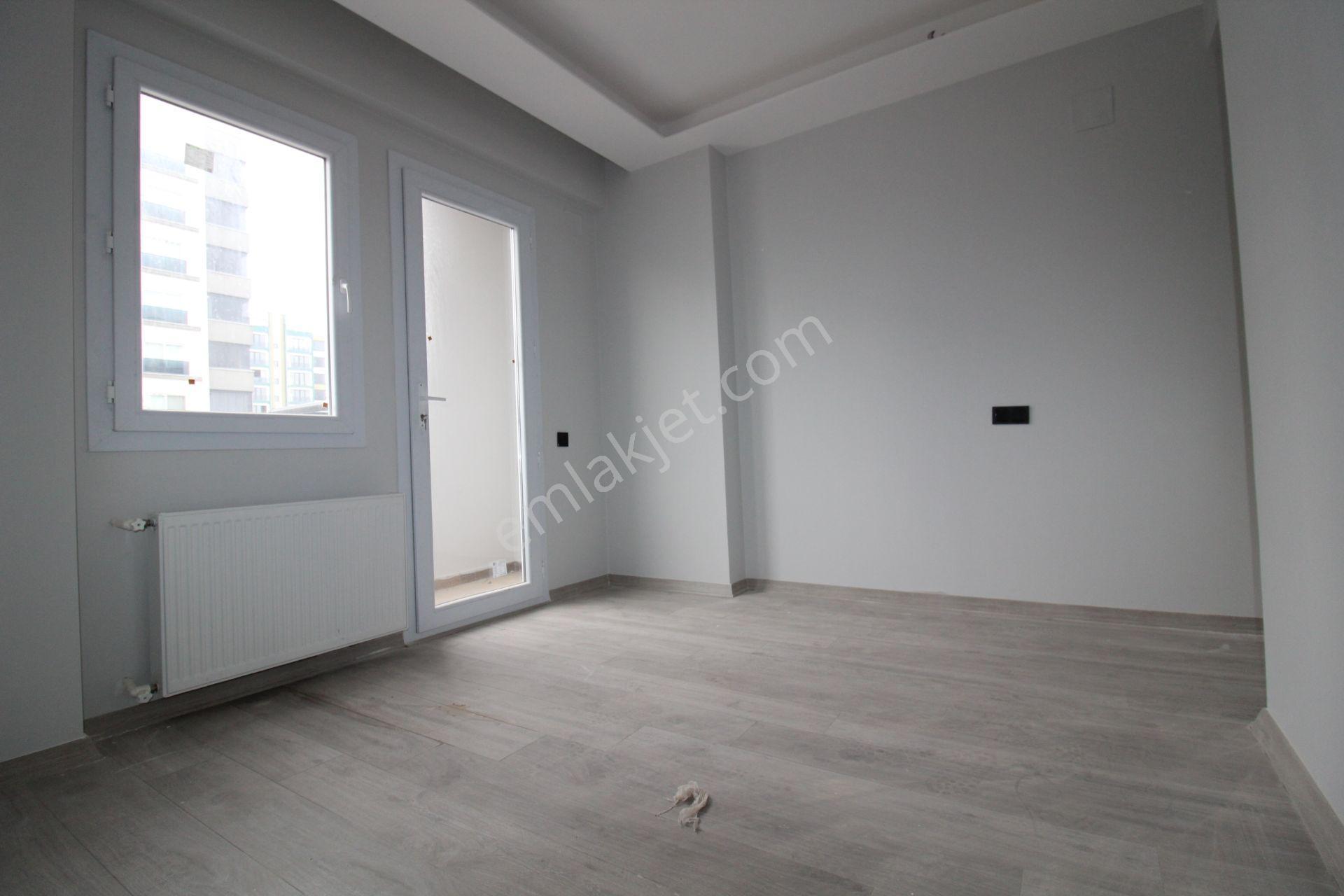 Aslan'dan Mezitlide Geniş Metrajlı Havuzlu Kombili Kiralık 1+1 - Görsel 18