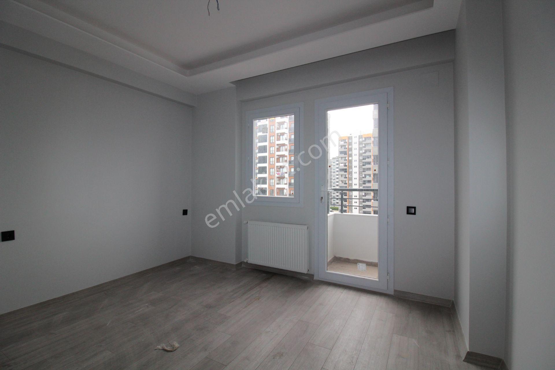 Aslan'dan Mezitlide Geniş Metrajlı Havuzlu Kombili Kiralık 1+1 - Görsel 15