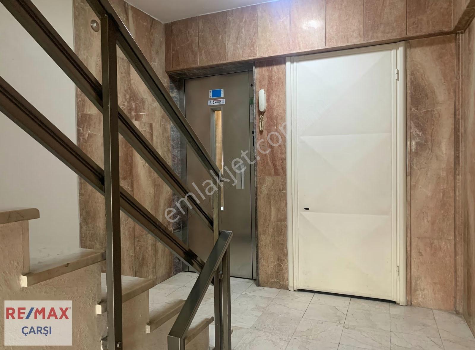 İzmit Merkez Rorf İş Merkezinde Kiralık 1+1 Ofis 35m² - Görsel 8