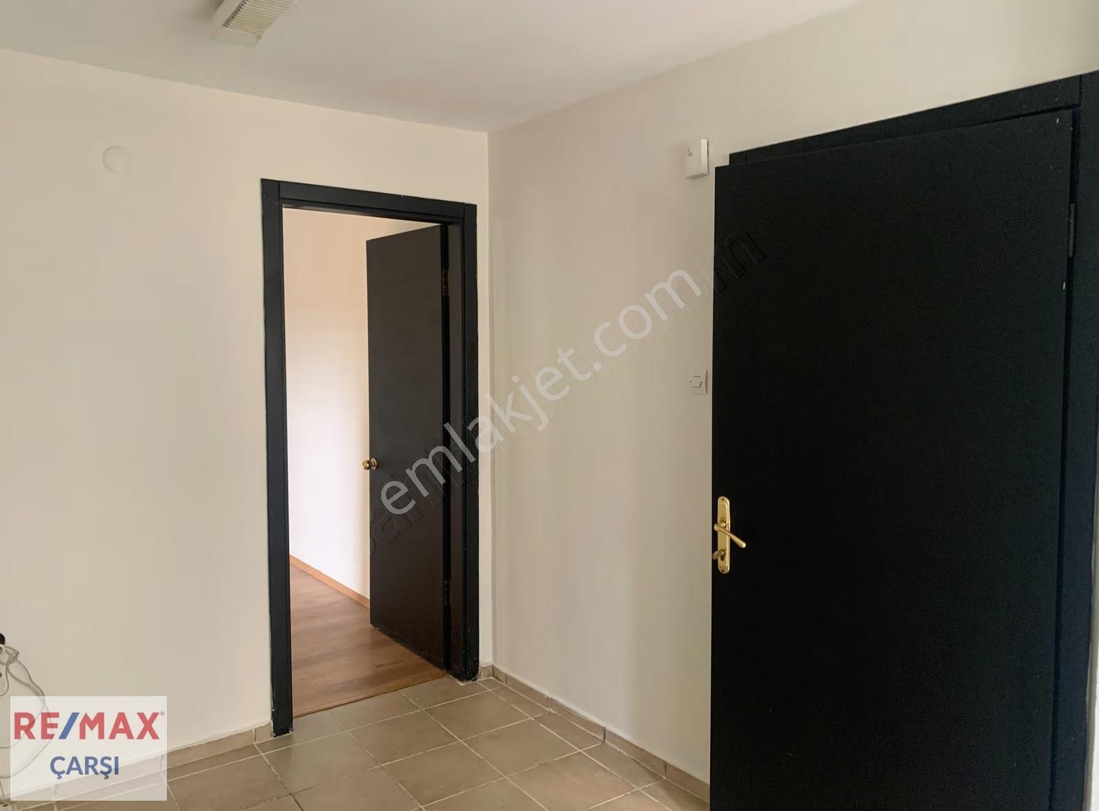 İzmit Merkez Rorf İş Merkezinde Kiralık 1+1 Ofis 35m²