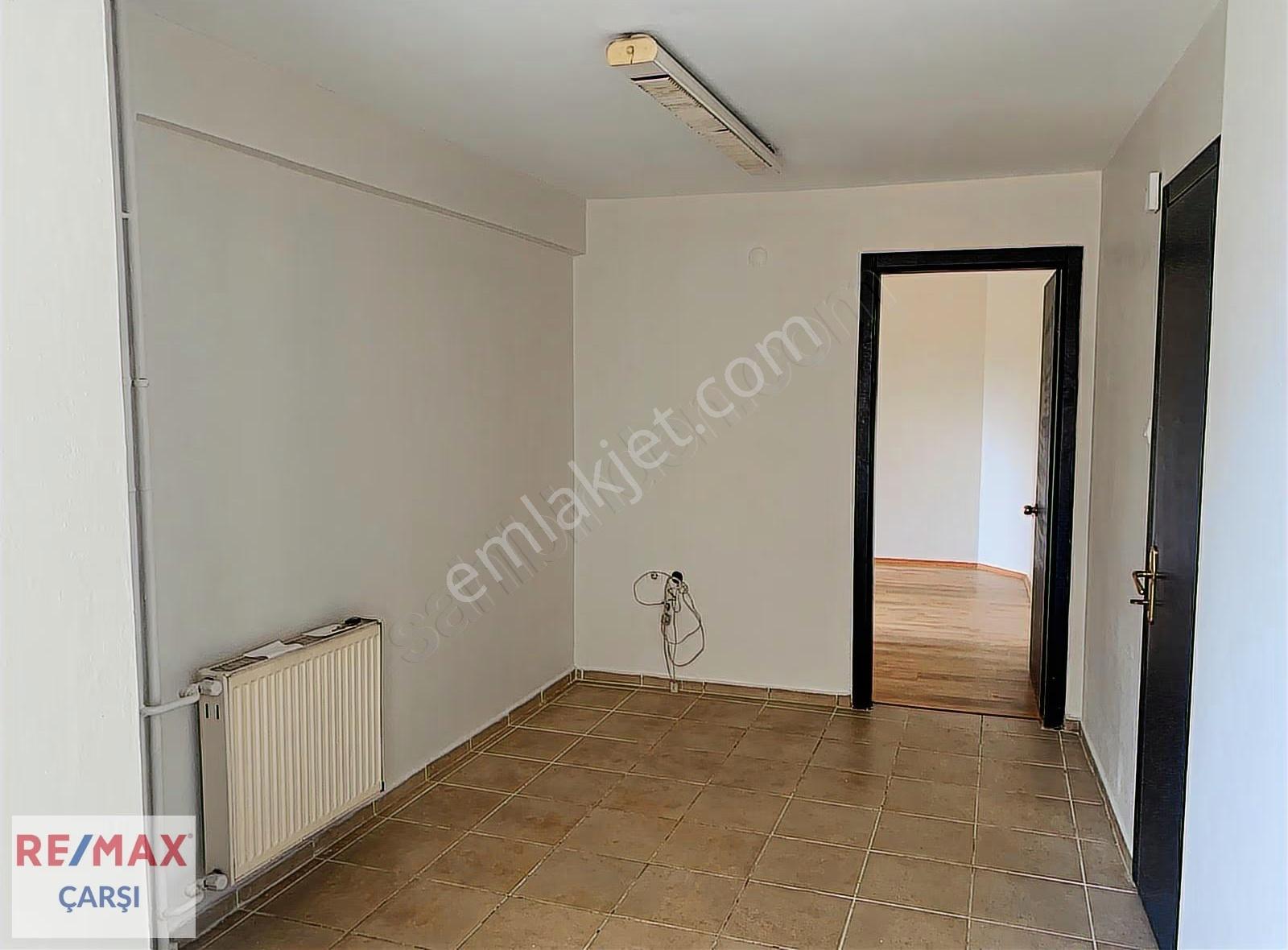 İzmit Merkez Rorf İş Merkezinde Kiralık 1+1 Ofis 35m² - Görsel 7