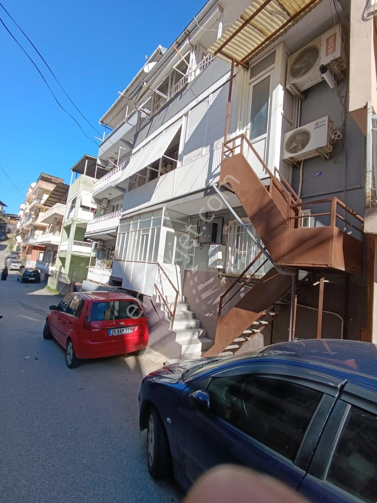 Buca Çamlıkta Komple Satılık Fırsat Bina - Görsel 2