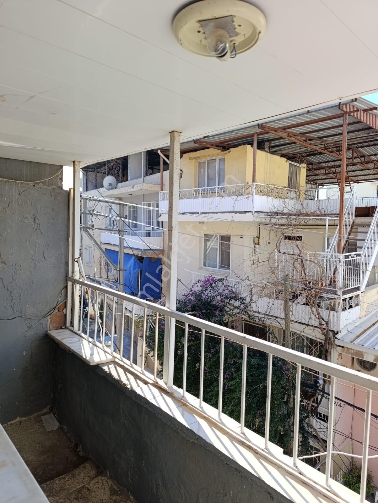 Buca Çamlıkta Komple Satılık Fırsat Bina - Görsel 4